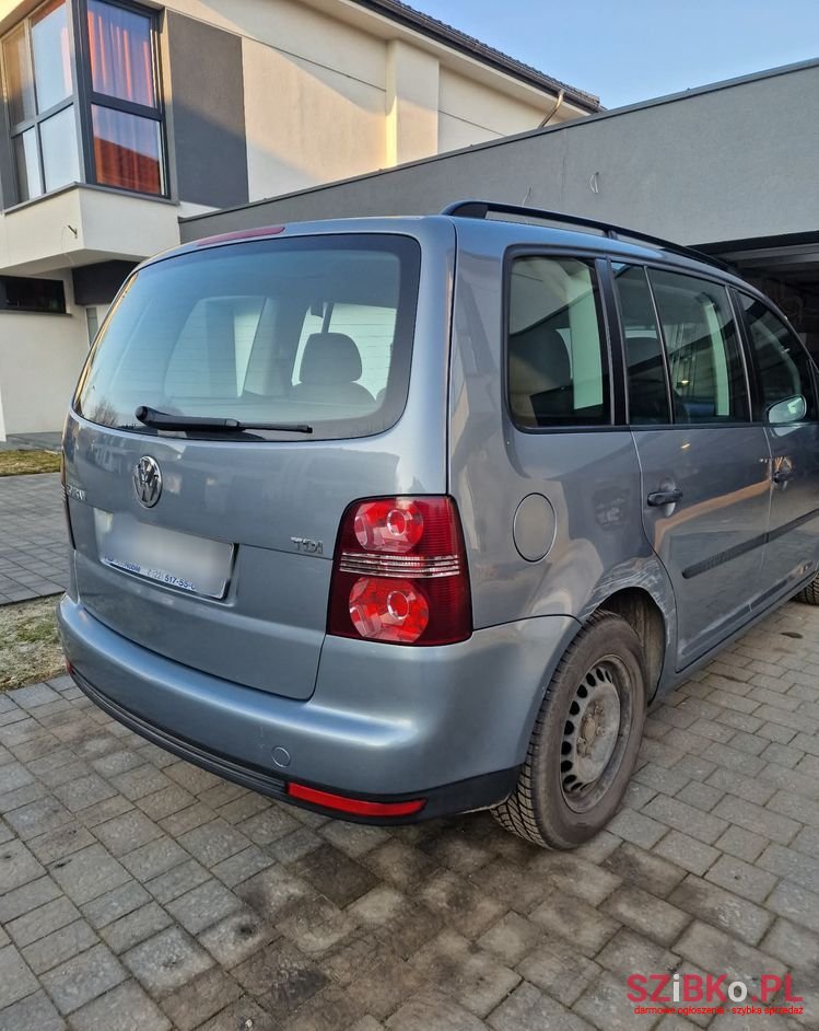 2008' Volkswagen Touran photo #2
