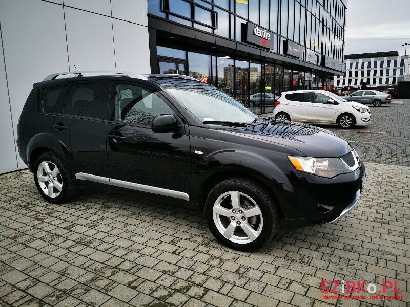 2009' Mitsubishi Outlander photo #1
