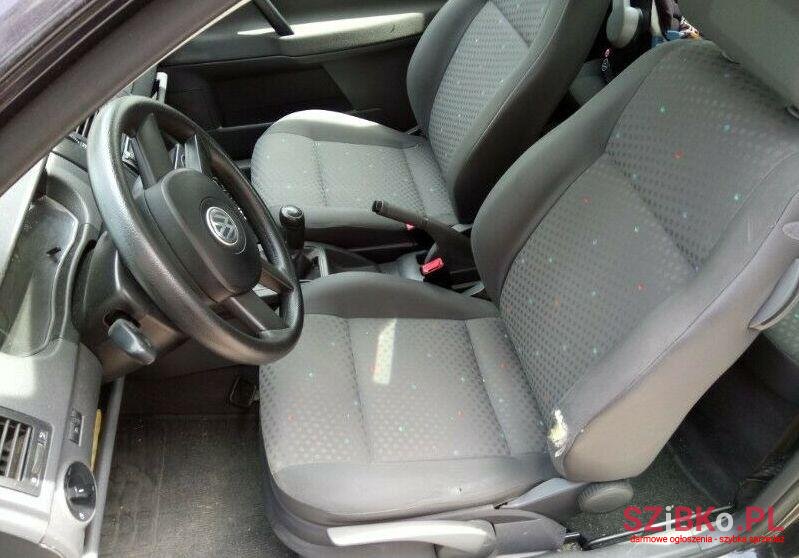 2004' Volkswagen Polo photo #1