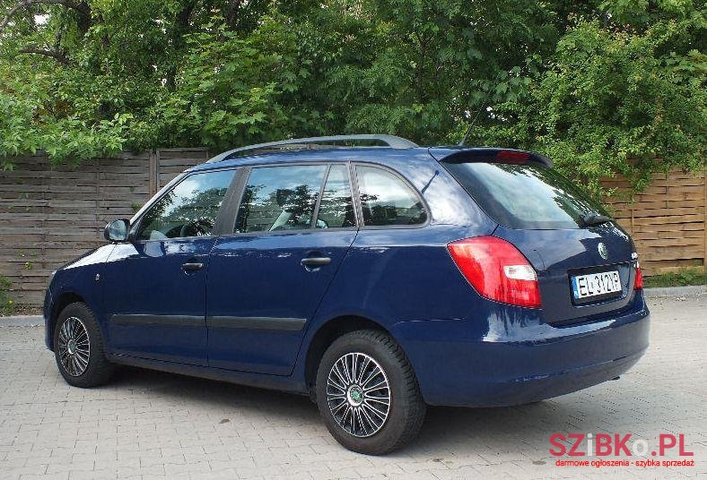 2012' Skoda Fabia photo #2
