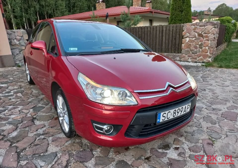 2008' Citroen C4 photo #1