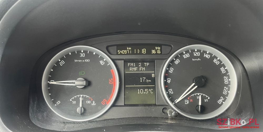 2009' Skoda Roomster 1.9 Tdi photo #5