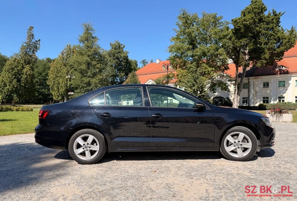 2017' Volkswagen Jetta photo #6
