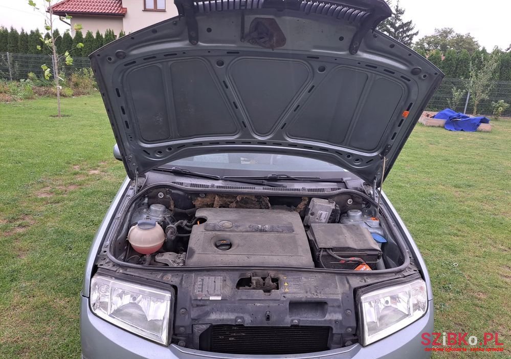 2004' Skoda Fabia photo #2
