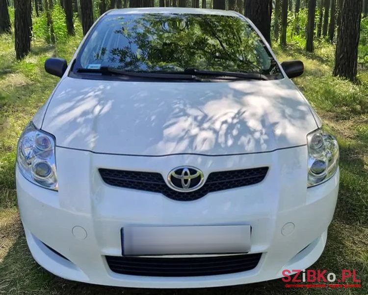 2008' Toyota Auris 2.0 D-4D Luna photo #3