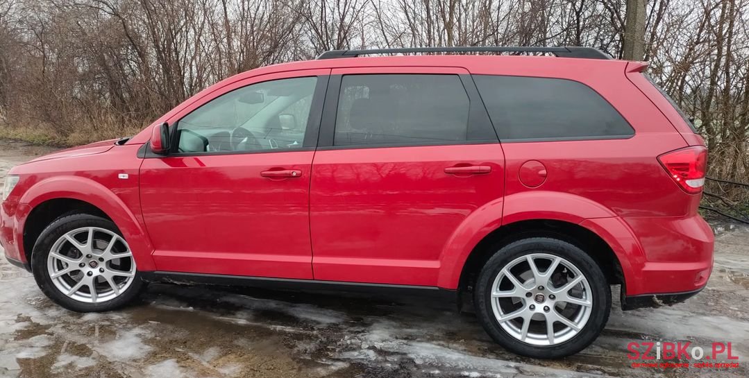 2012' Fiat Freemont photo #2