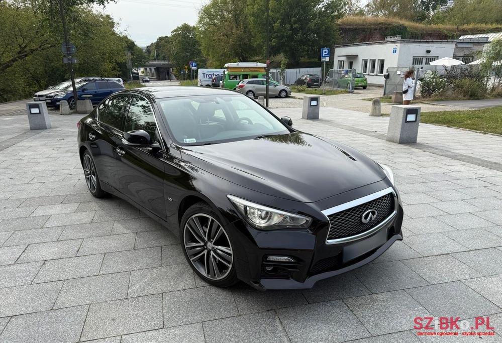 2016' Infiniti Q50 photo #4