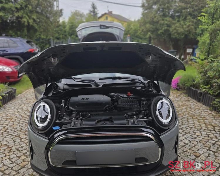 2021' MINI Cooper photo #3