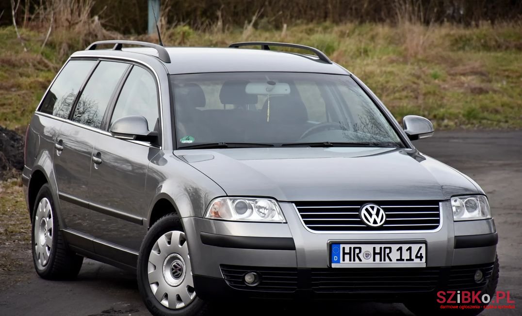 2004' Volkswagen Passat photo #2