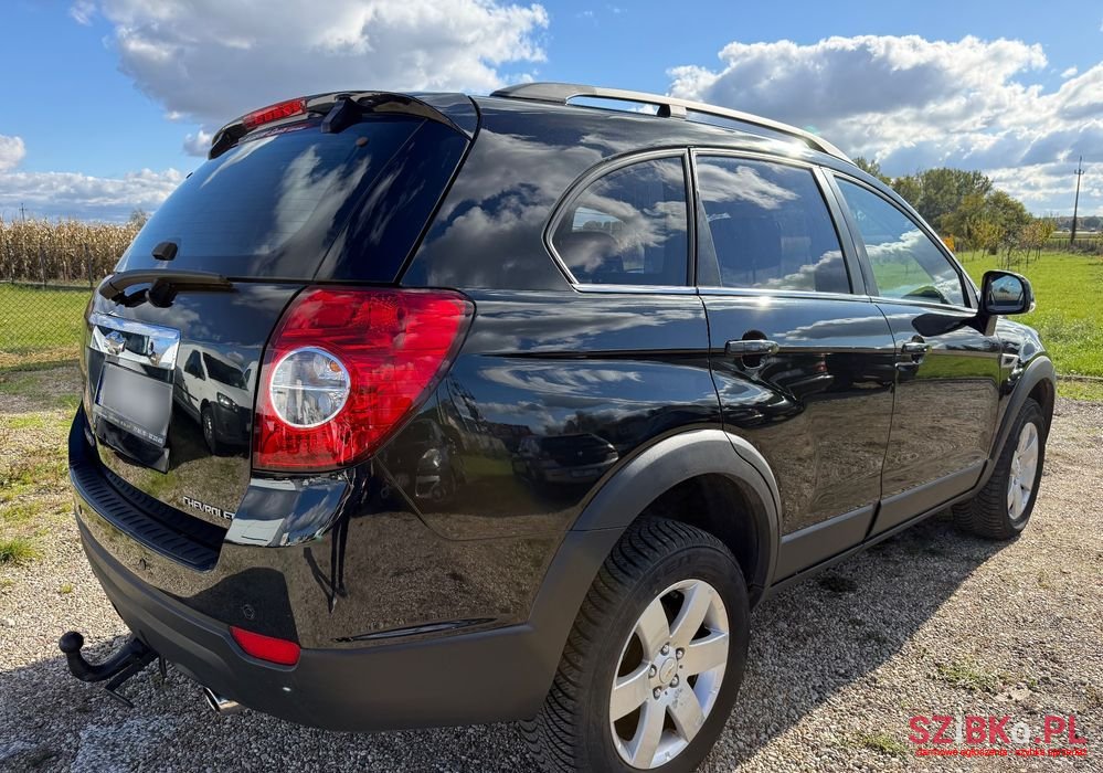 2011' Chevrolet Captiva 2.2 D Ls+ photo #3