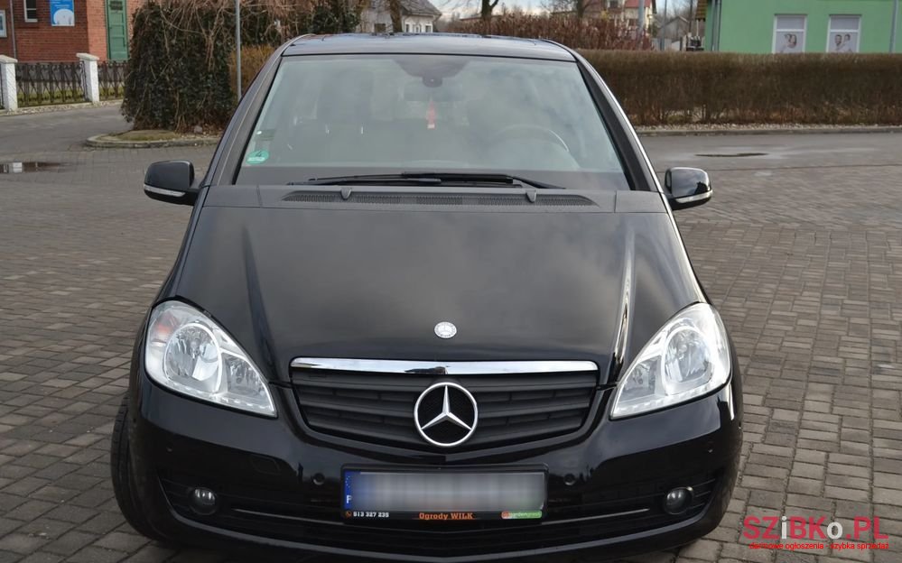 2011' Mercedes-Benz A-Class photo #2