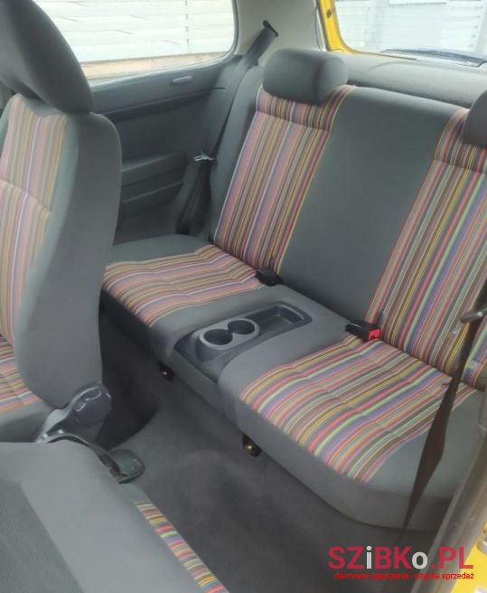 2005' Volkswagen Fox photo #3