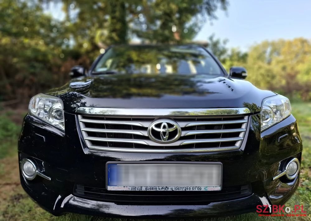 2010' Toyota RAV4 2.2 D-Cat Premium photo #2