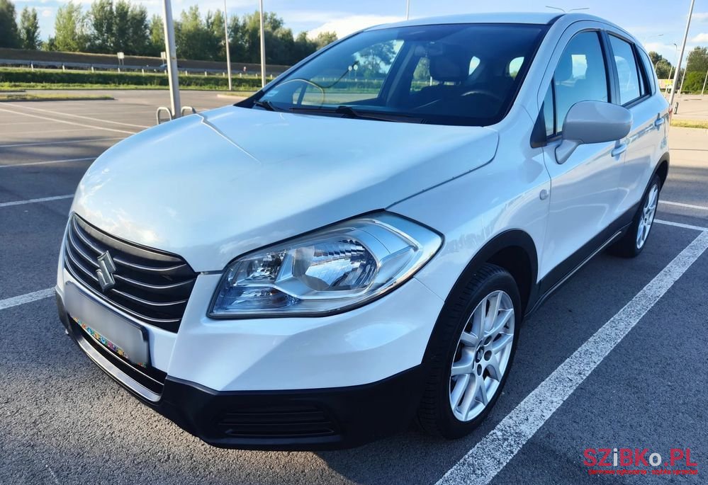 2014' Suzuki SX4 photo #1
