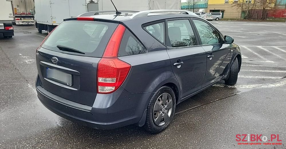 2010' Kia Ceed photo #2