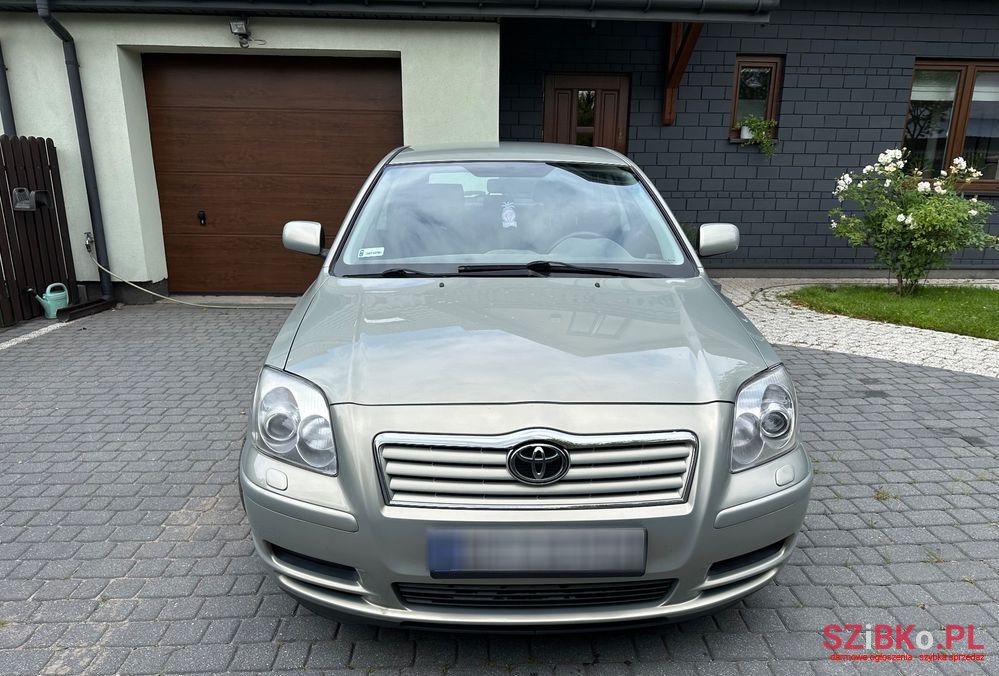 2003' Toyota Avensis photo #4