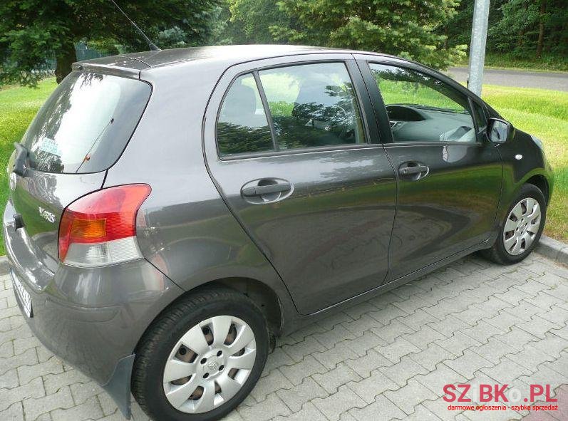 2009' Toyota Yaris photo #1