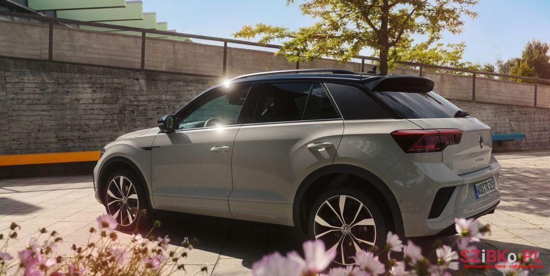 2022' Volkswagen T-Roc photo #2