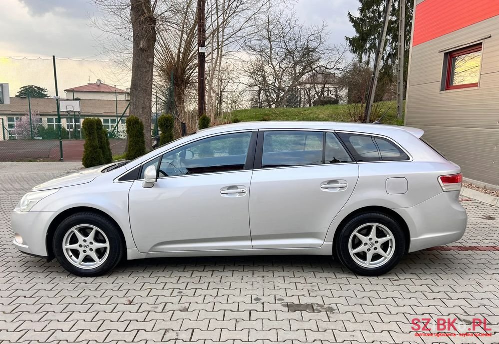 2009' Toyota Avensis 1.8 Sol photo #5
