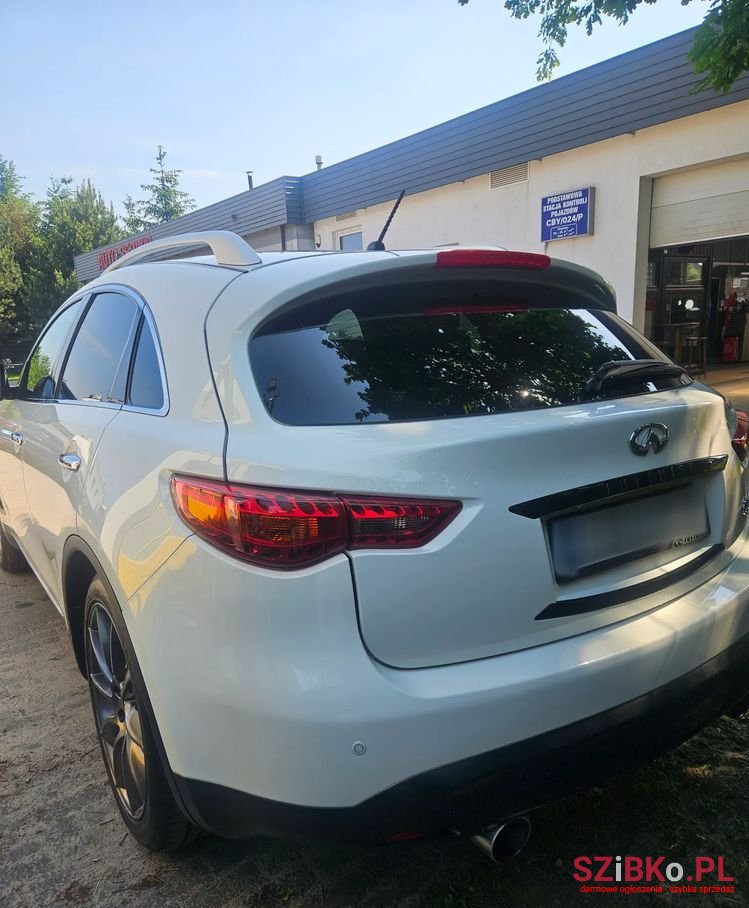 2013' Infiniti QX70 3.0D S Premium photo #4