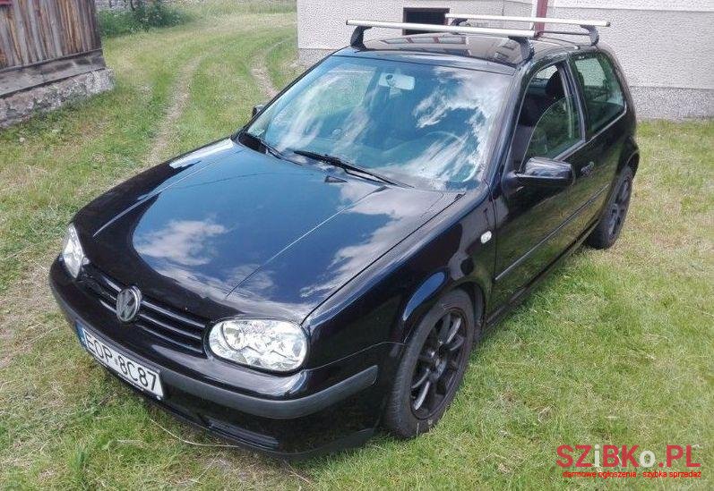 2001' Volkswagen Golf photo #2