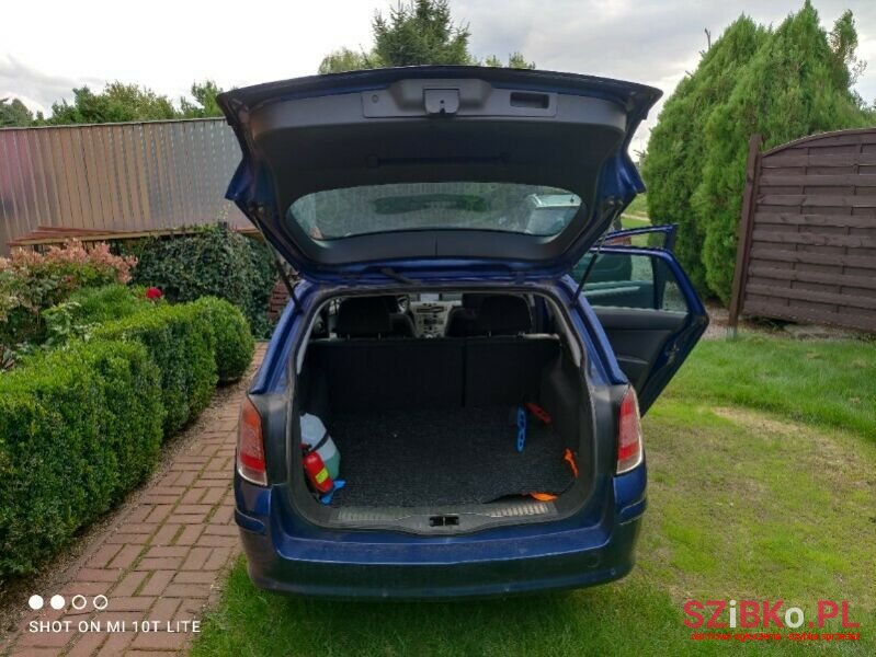 2009' Opel Astra photo #4