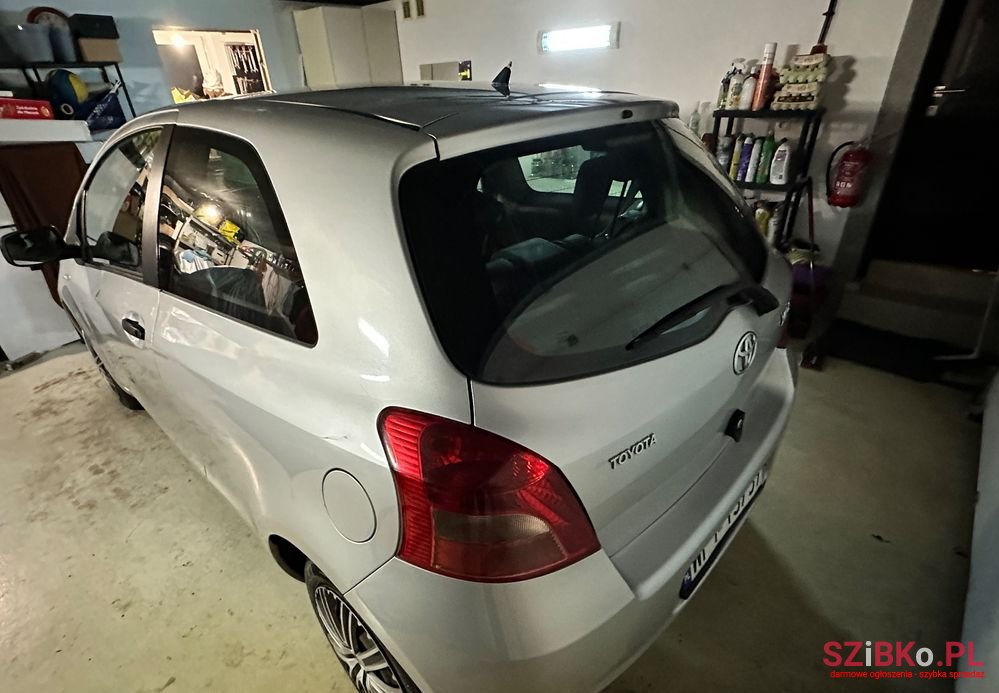 2006' Toyota Yaris 1.3 Sol photo #5