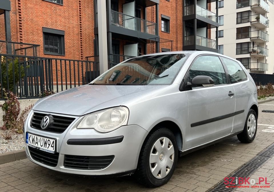 2005' Volkswagen Polo photo #1