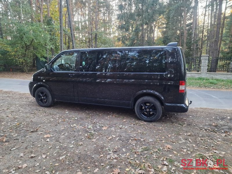 2007' Volkswagen Caravelle photo #4