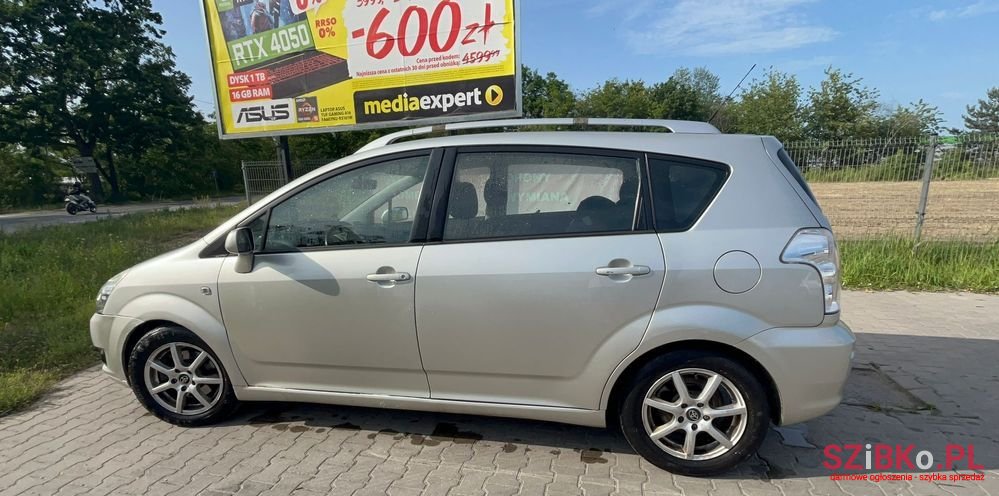 2008' Toyota Corolla Verso photo #3