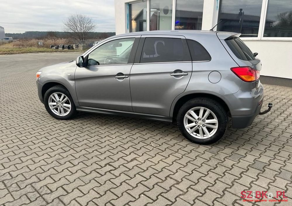 2011' Mitsubishi ASX photo #3