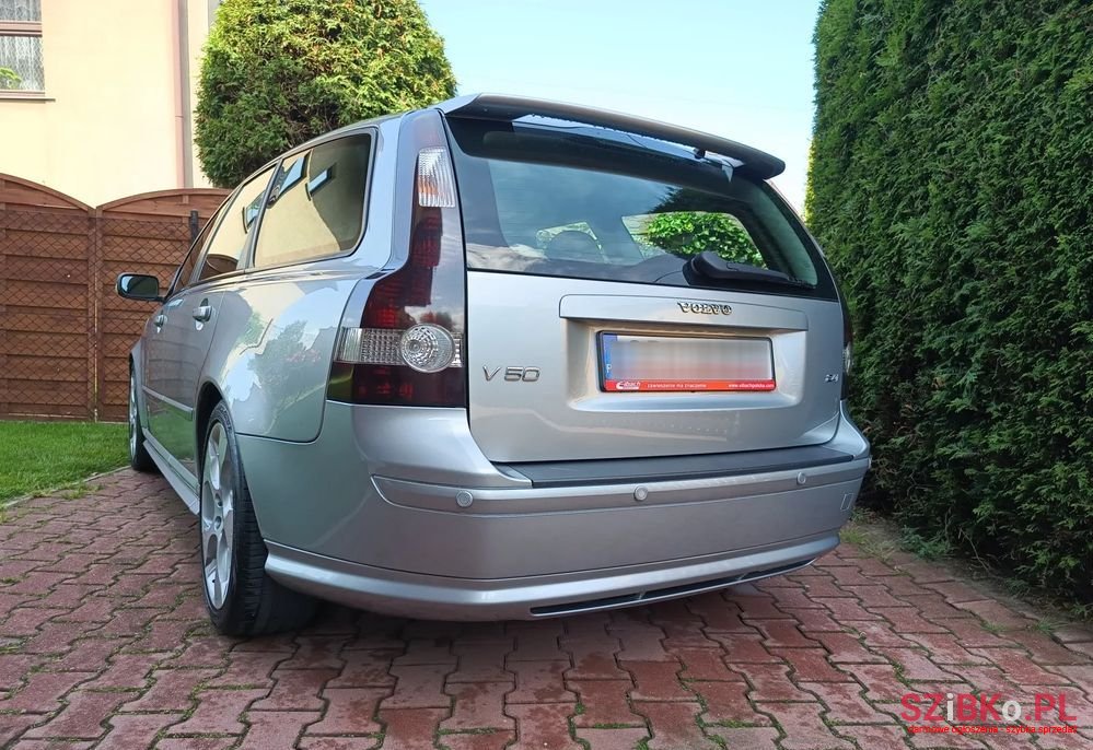 2006' Volvo V50 2.4I Summum photo #2
