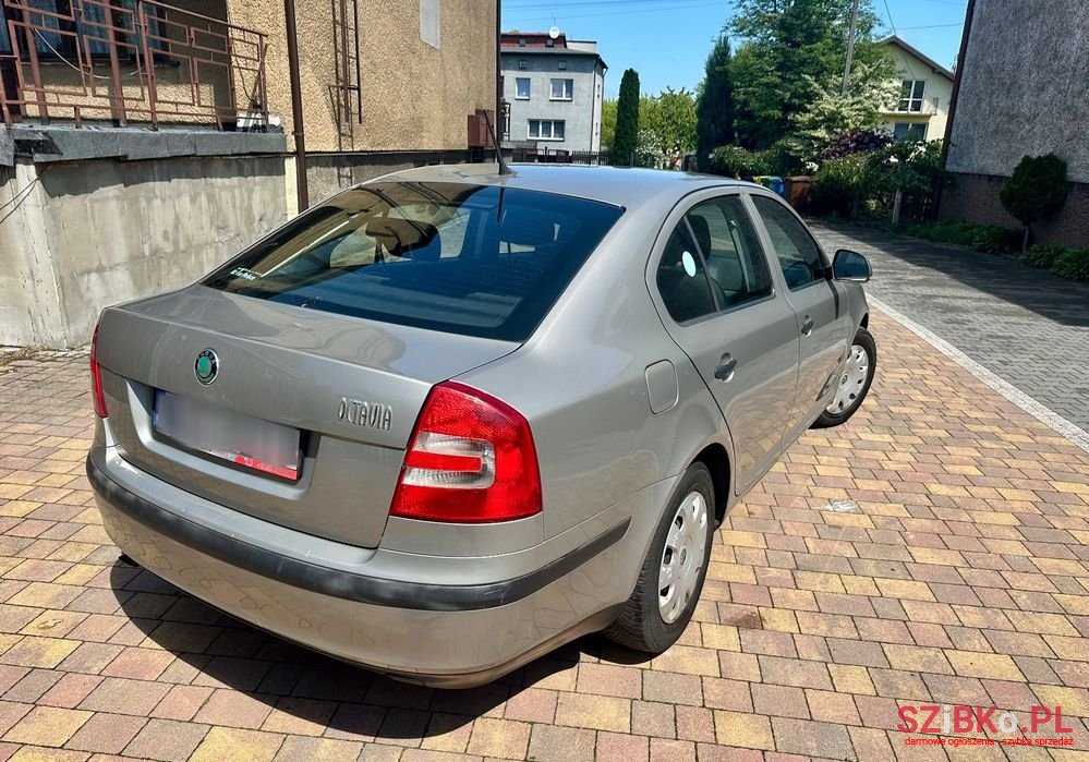 2012' Skoda Octavia 1.6 Tour photo #4