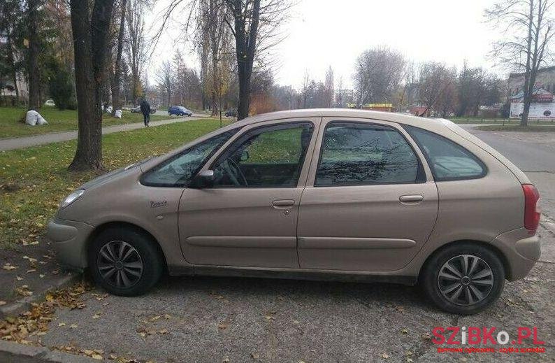 2002' Citroen Xsara Picasso photo #1