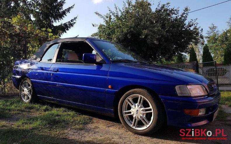 1993' Ford Escort photo #1