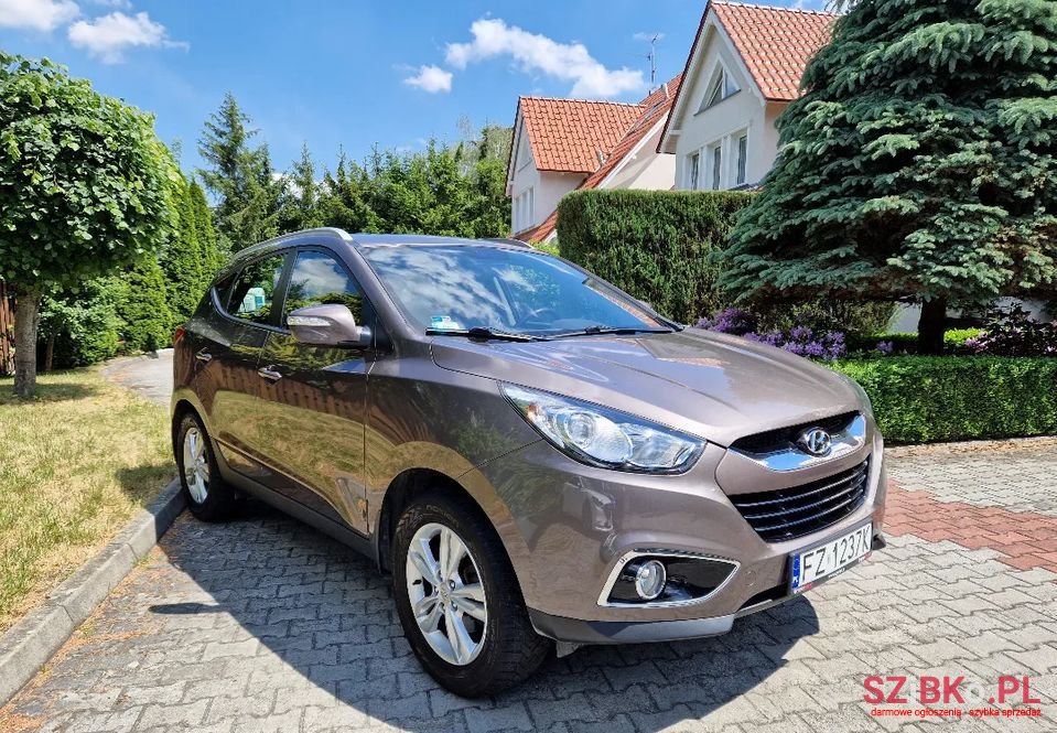 2011' Hyundai ix35 photo #1