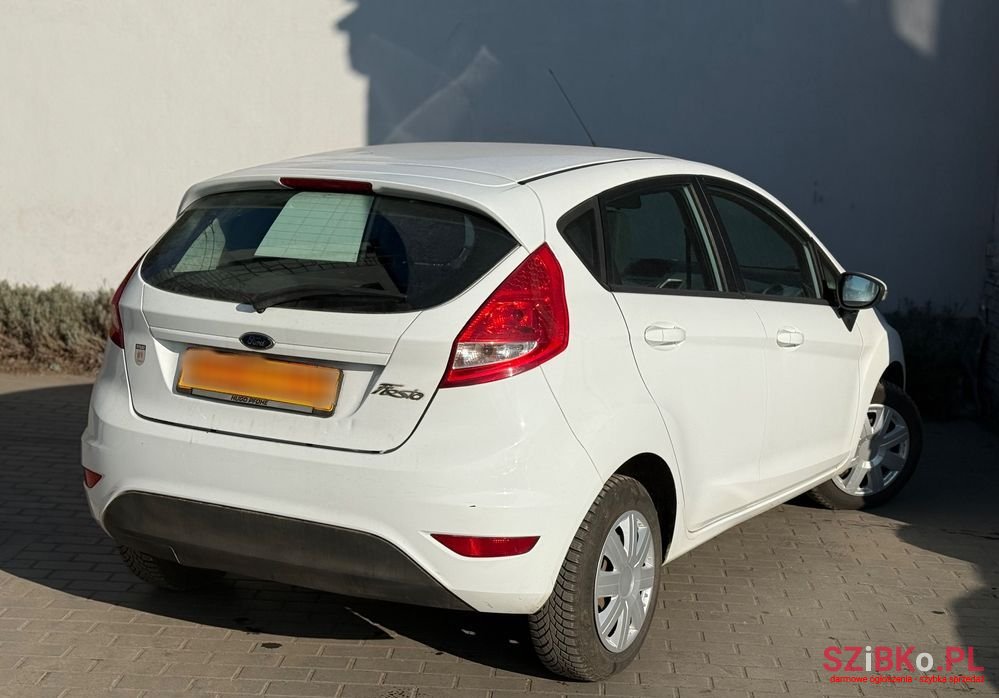 2010' Ford Fiesta photo #4