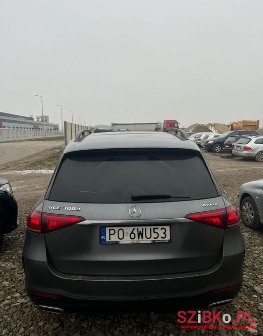 2021' Mercedes-Benz Gle photo #5