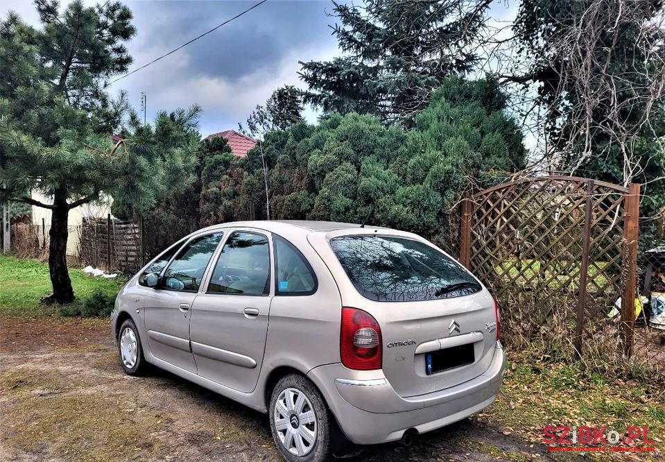 2004' Citroen Xsara Picasso photo #2