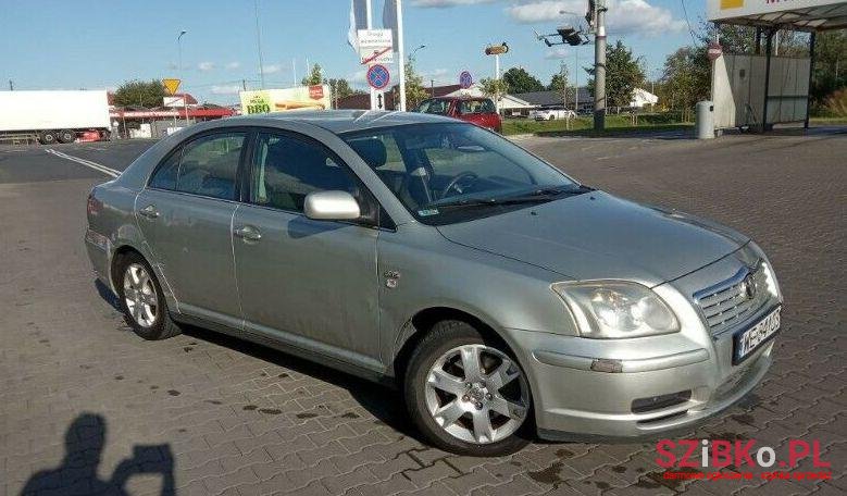 2003' Toyota Avensis photo #1