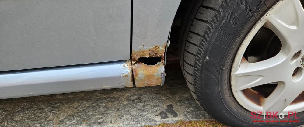 2004' Skoda Fabia photo #4