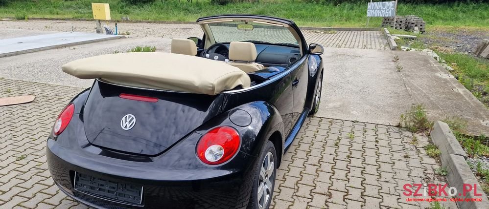 2007' Volkswagen New Beetle photo #3