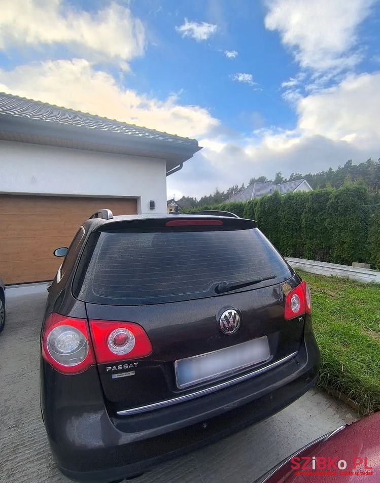 2008' Volkswagen Passat photo #5