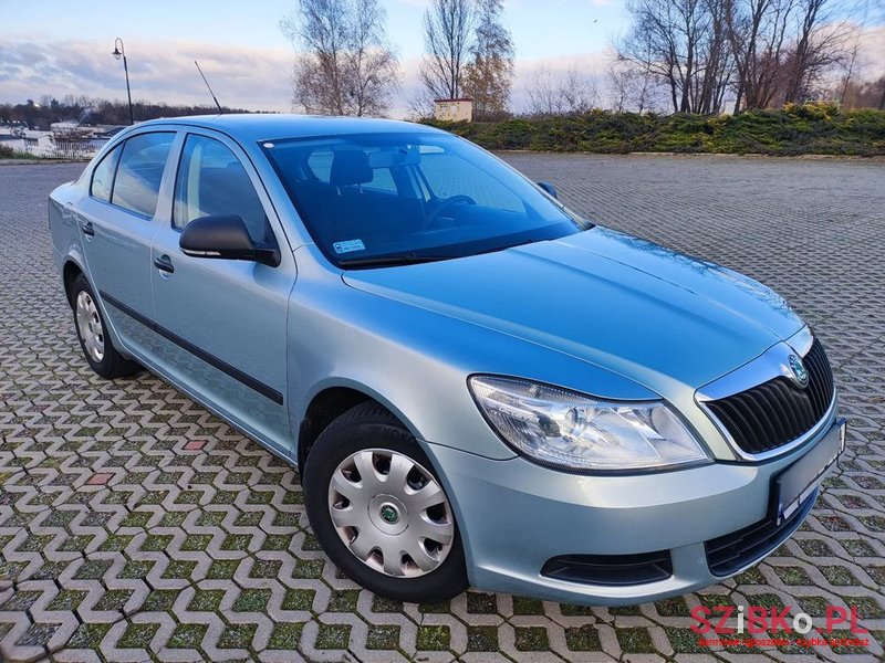 2010' Skoda Octavia 1.9 Tdi Classic photo #3