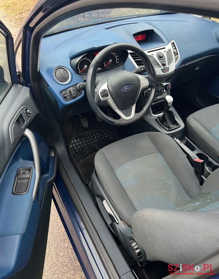 2012' Ford Fiesta 1.25 Ambiente photo #5