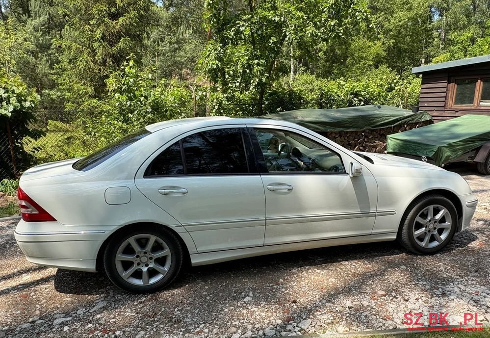 2007' Mercedes-Benz C-Class photo #3