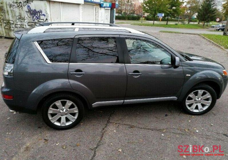 2008' Mitsubishi Outlander photo #1