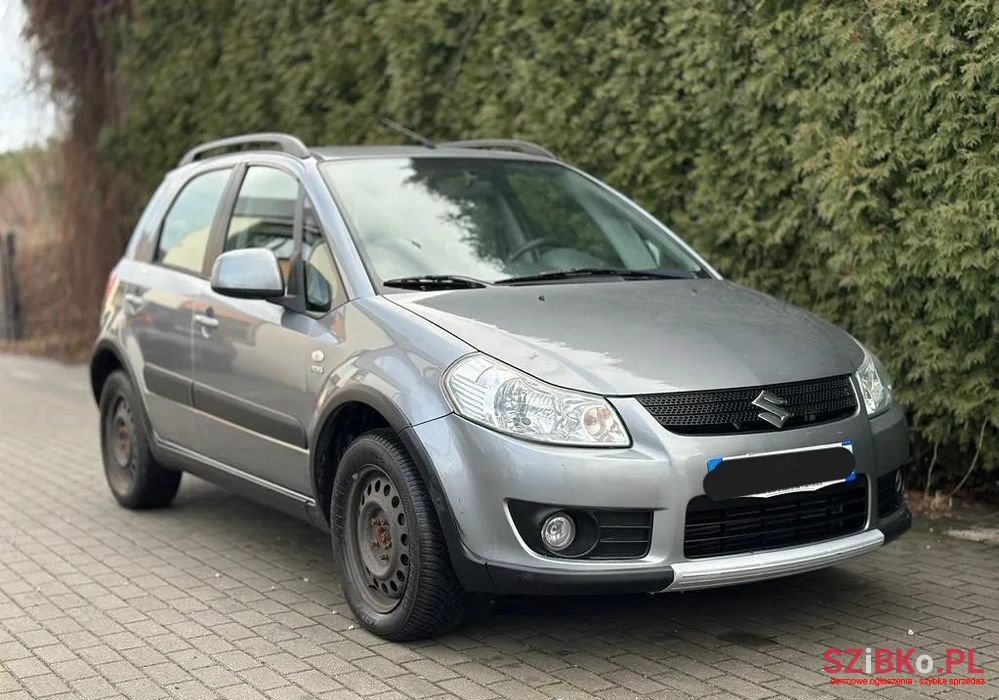 2009' Suzuki SX4 photo #1