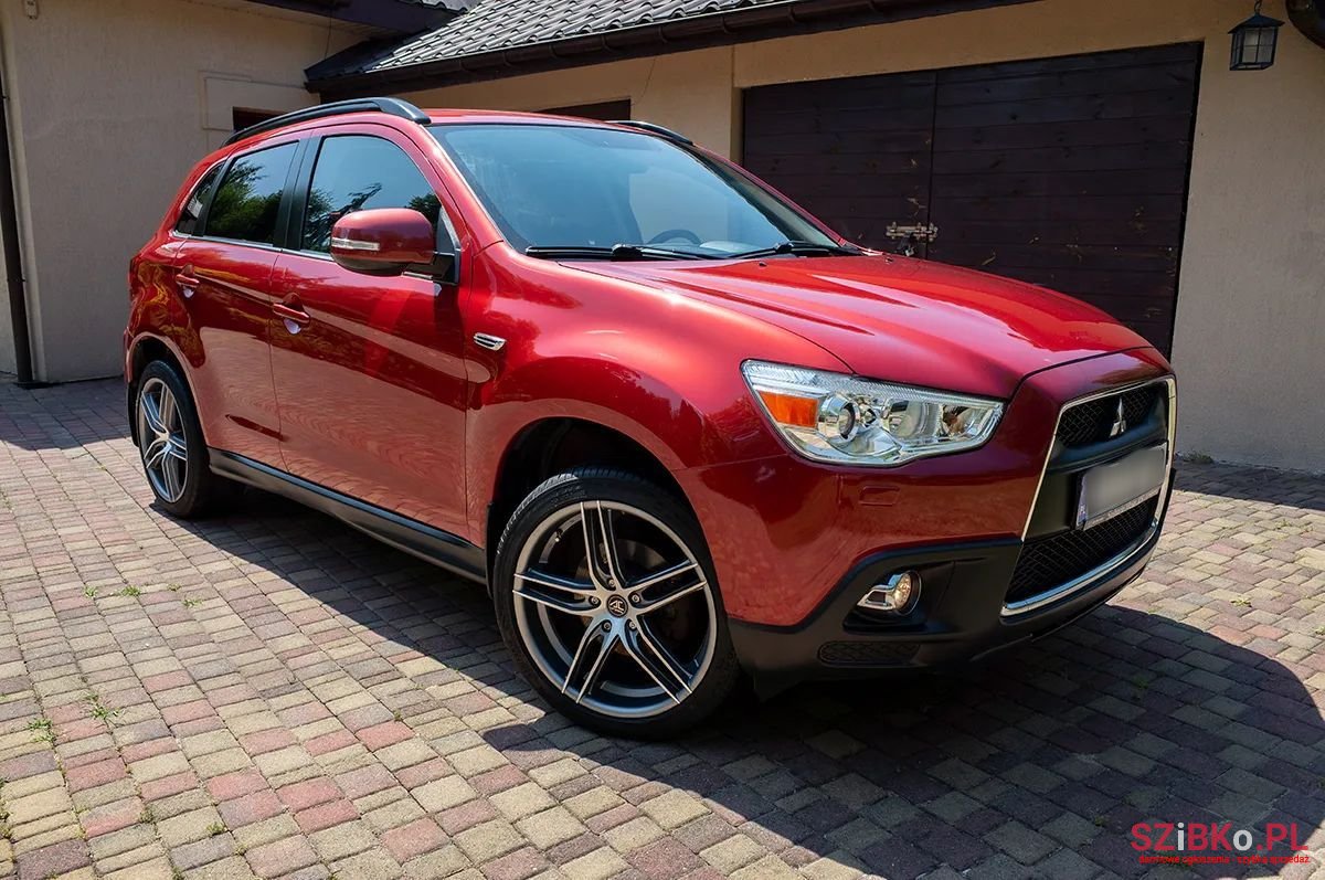 2011' Mitsubishi ASX photo #2