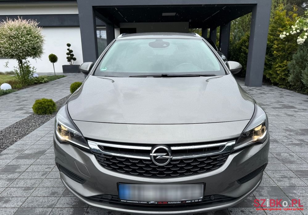 2017' Opel Astra 1.4 Turbo Innovation photo #2